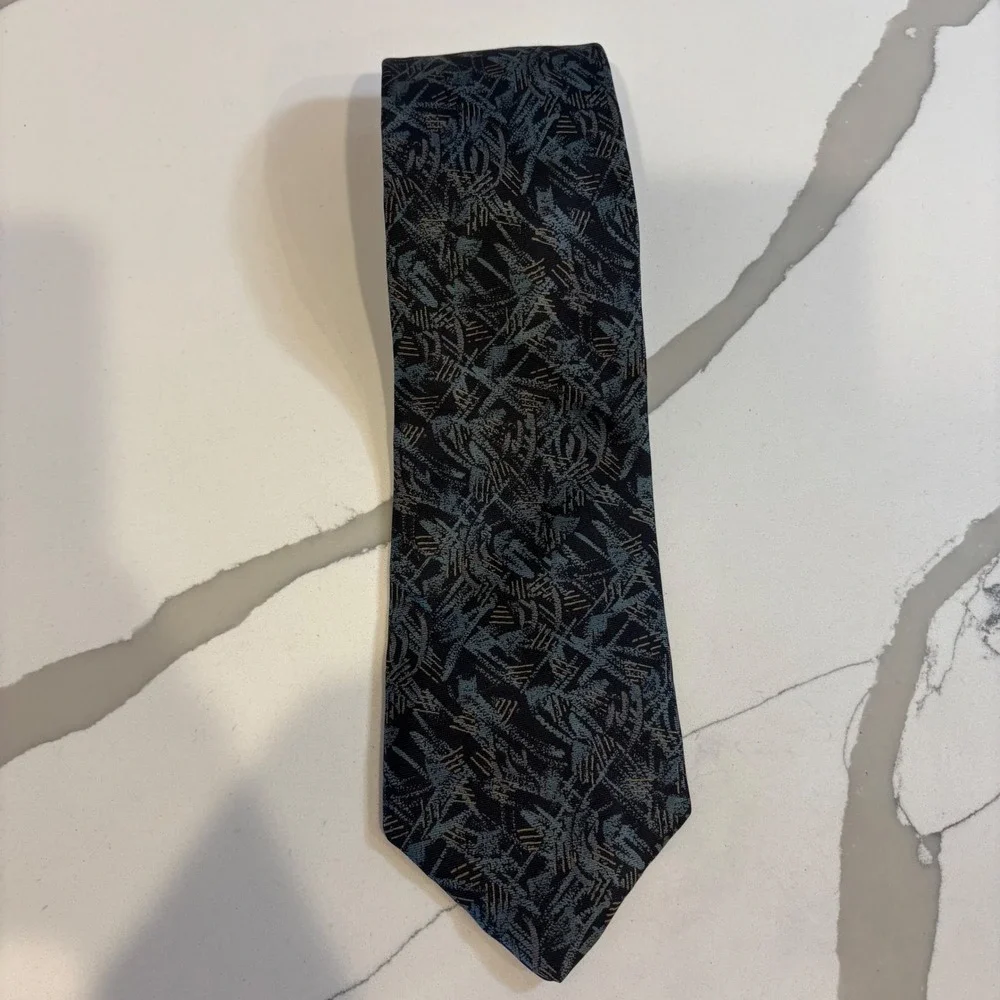 Kuppenheimer Mens Pure Silk Tie Italy Abstract Geometric Navy Blue Grey Tan